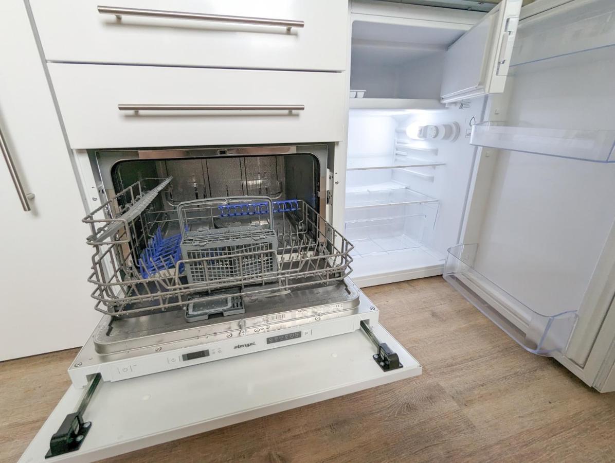 Apartment Mit Kueche, Arbeitsplatz Und Xxl Sofa Neuss Dış mekan fotoğraf