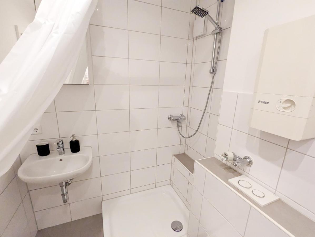 Apartment Mit Kueche, Arbeitsplatz Und Xxl Sofa Neuss Dış mekan fotoğraf