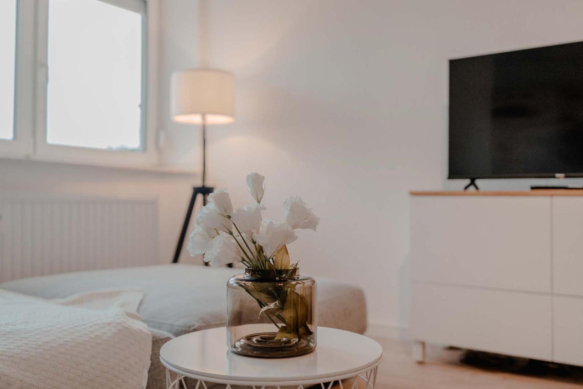 Apartment Mit Kueche, Arbeitsplatz Und Xxl Sofa Neuss Dış mekan fotoğraf