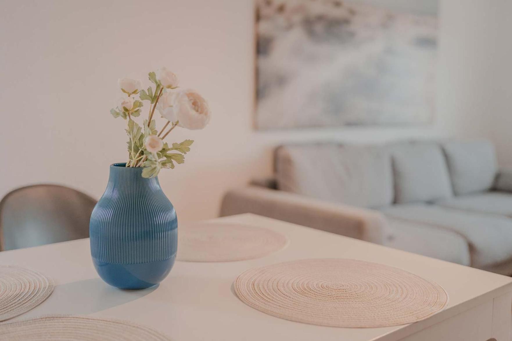 Apartment Mit Kueche, Arbeitsplatz Und Xxl Sofa Neuss Dış mekan fotoğraf