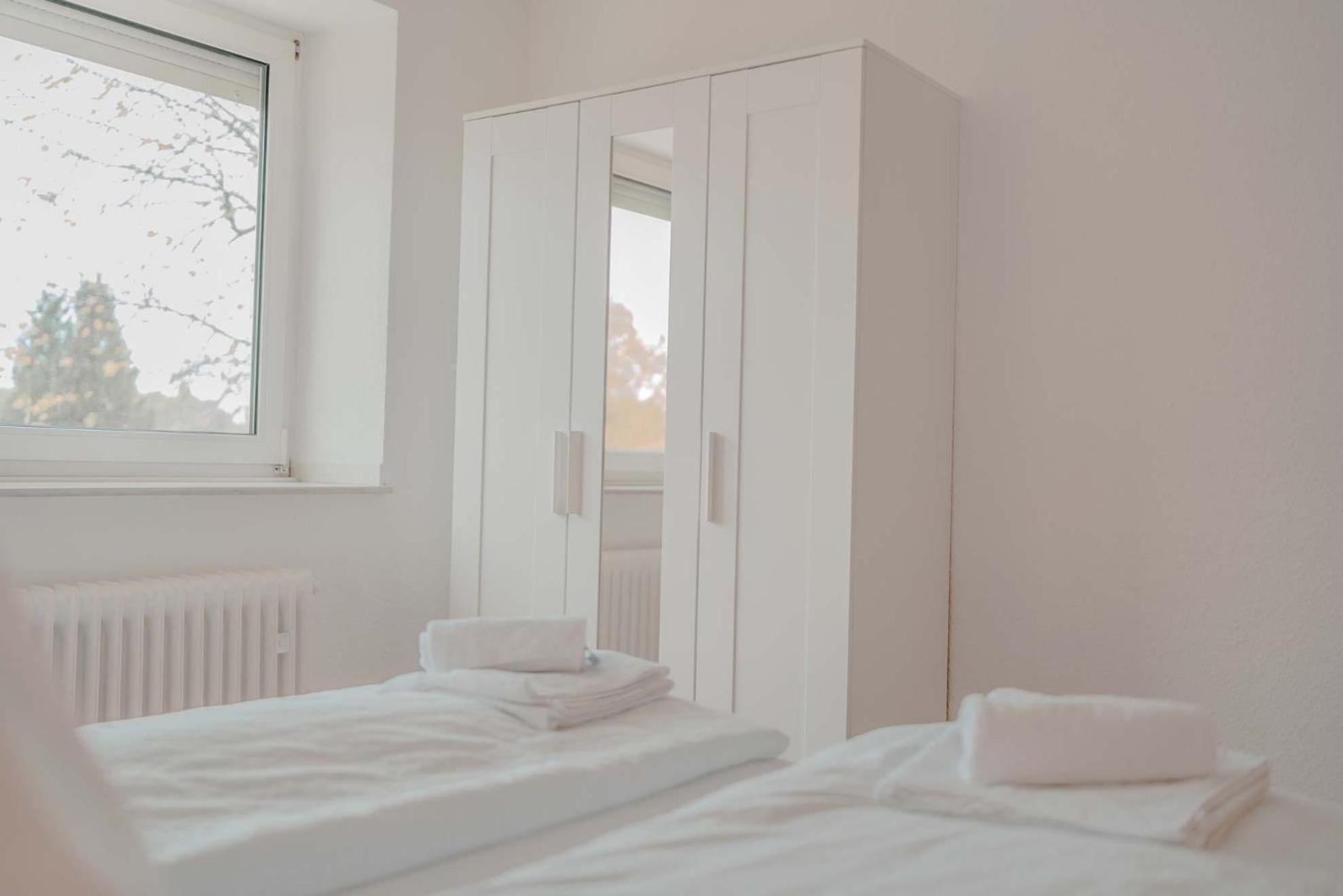 Apartment Mit Kueche, Arbeitsplatz Und Xxl Sofa Neuss Dış mekan fotoğraf