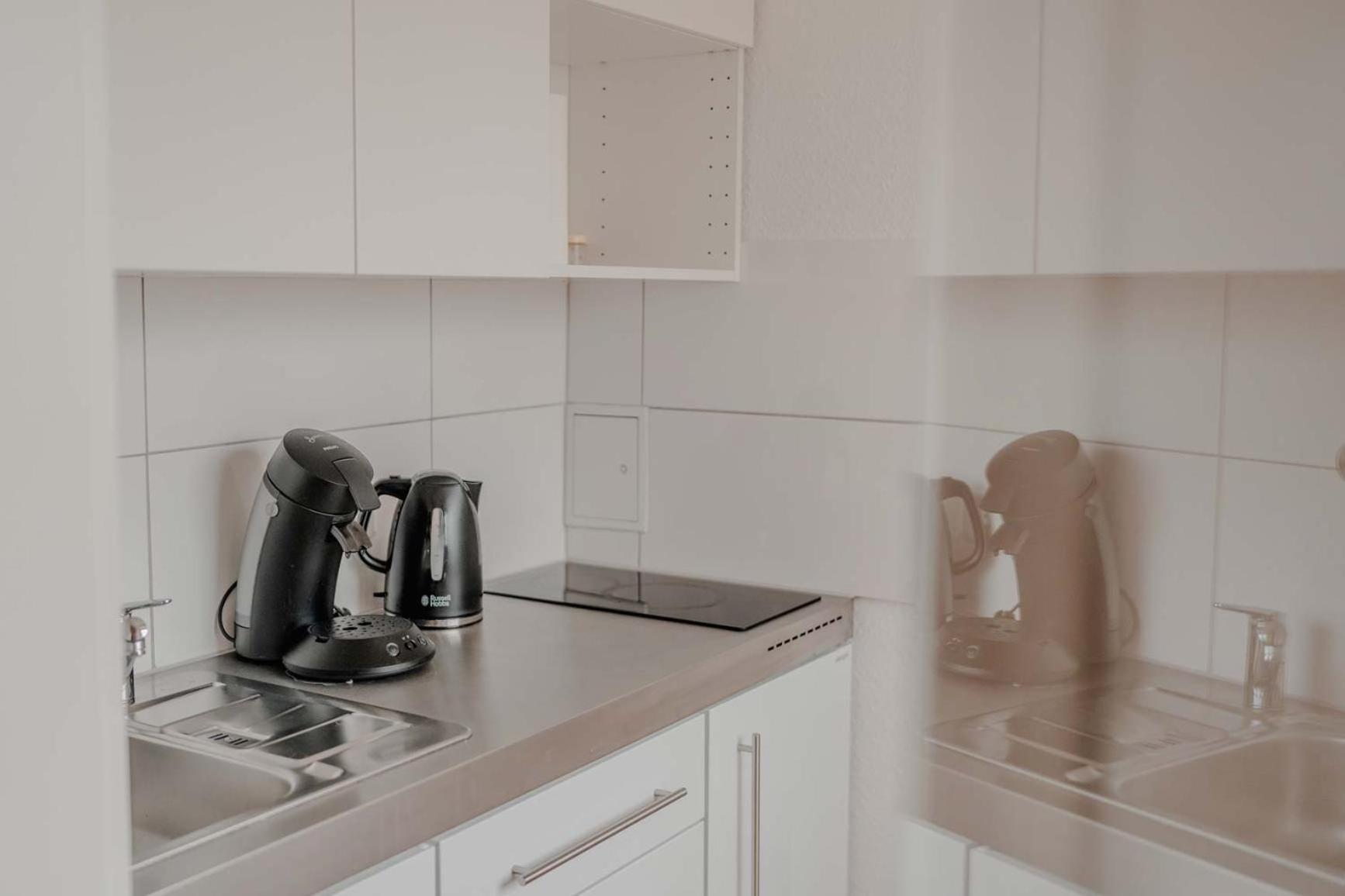 Apartment Mit Kueche, Arbeitsplatz Und Xxl Sofa Neuss Dış mekan fotoğraf