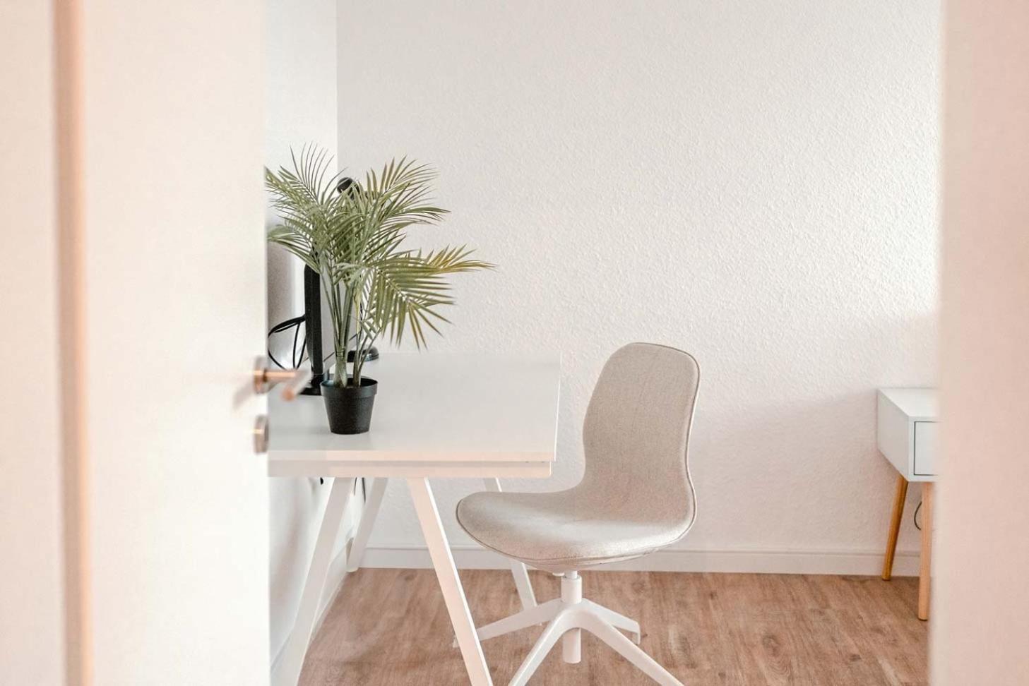 Apartment Mit Kueche, Arbeitsplatz Und Xxl Sofa Neuss Dış mekan fotoğraf